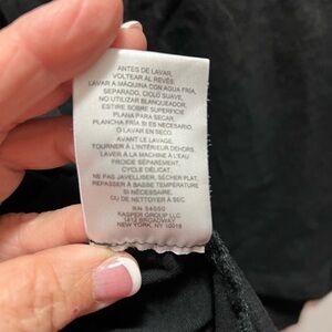 Black short sleeve shirt